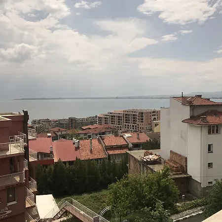 St.vlas شقة